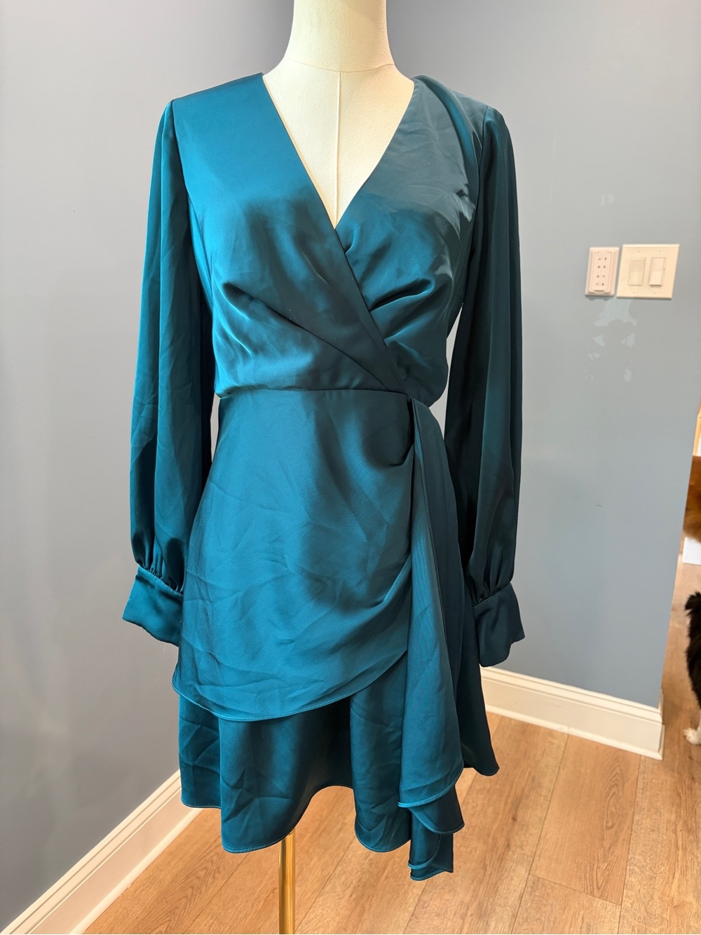 Sachin & Babi Teal Satin Wrap Mini Dress Long Sleeve Ruffle Size 2